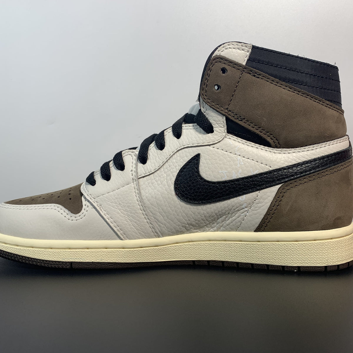 Nike Travis Scott x Air Jordan 1 Retro High OG 'Mocha'