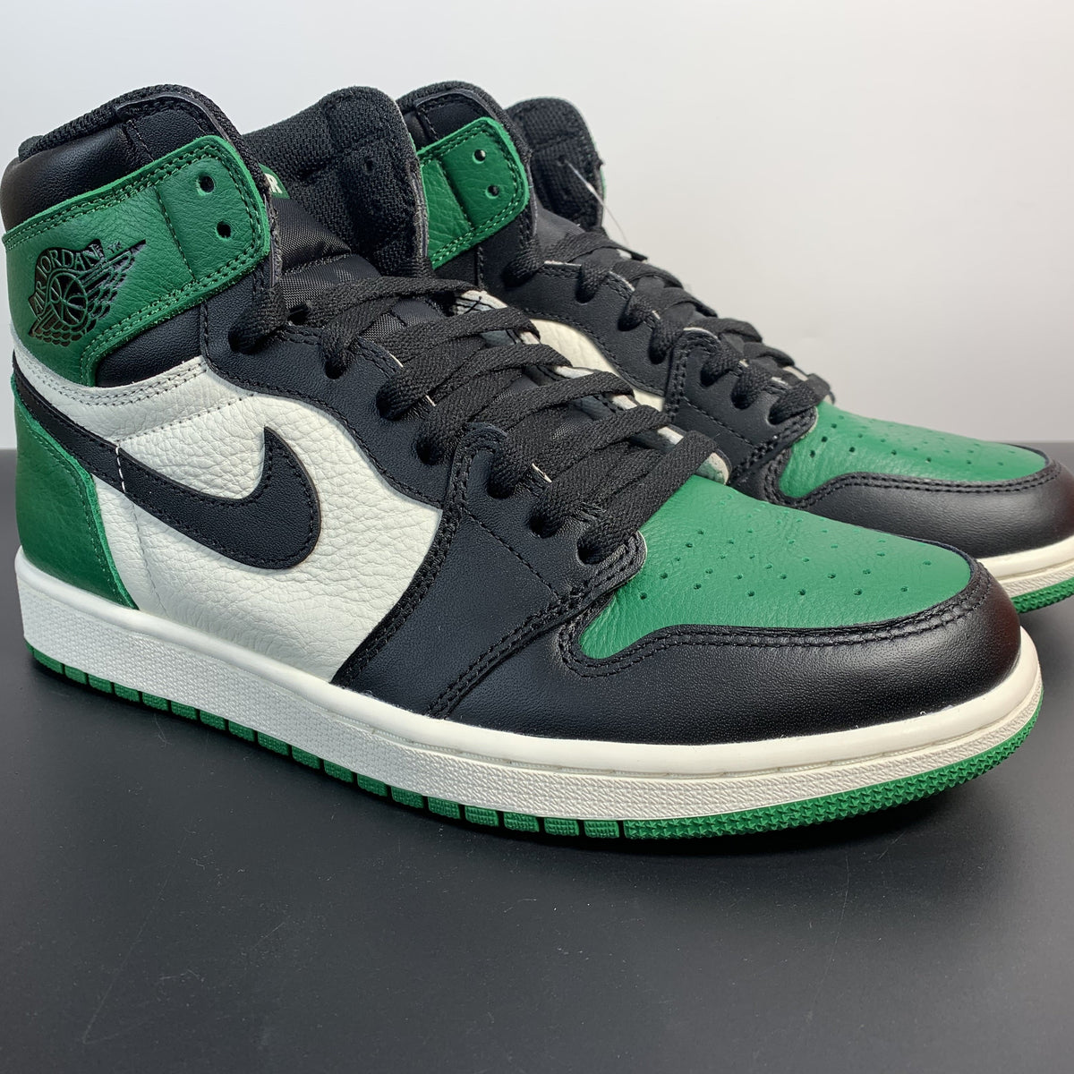 Air Jordan 1 “Pine Green”