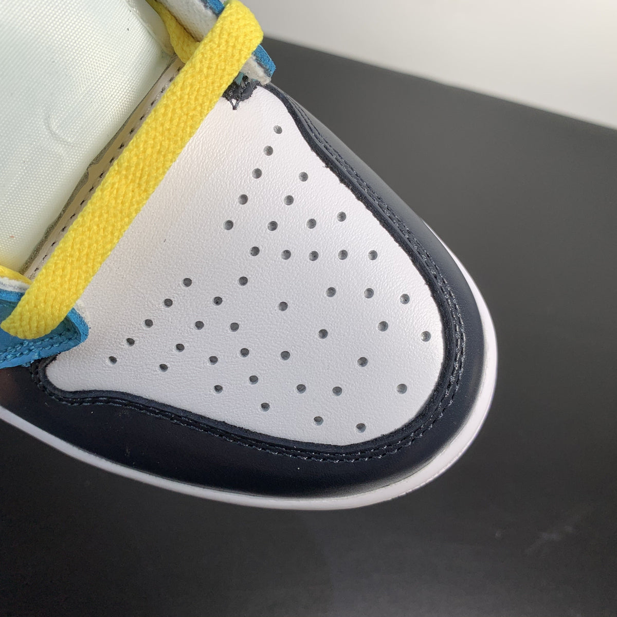Nike Air Jordan 1 Retro High OG 'Prototype'