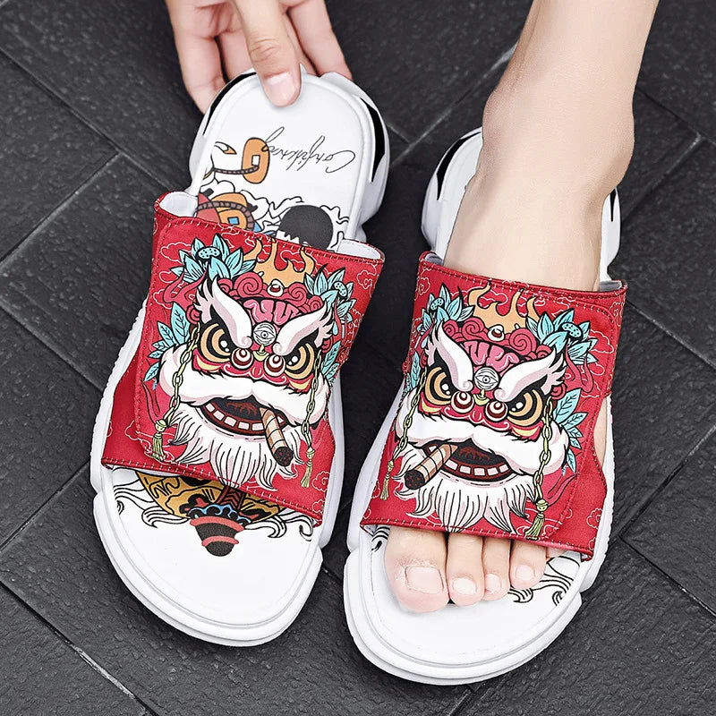 New Men's Slippers Non-slip Wear-resistant Beach Shoes Personalized Embroidery Fashion Men Slippers Outdoor Leisure Sandals